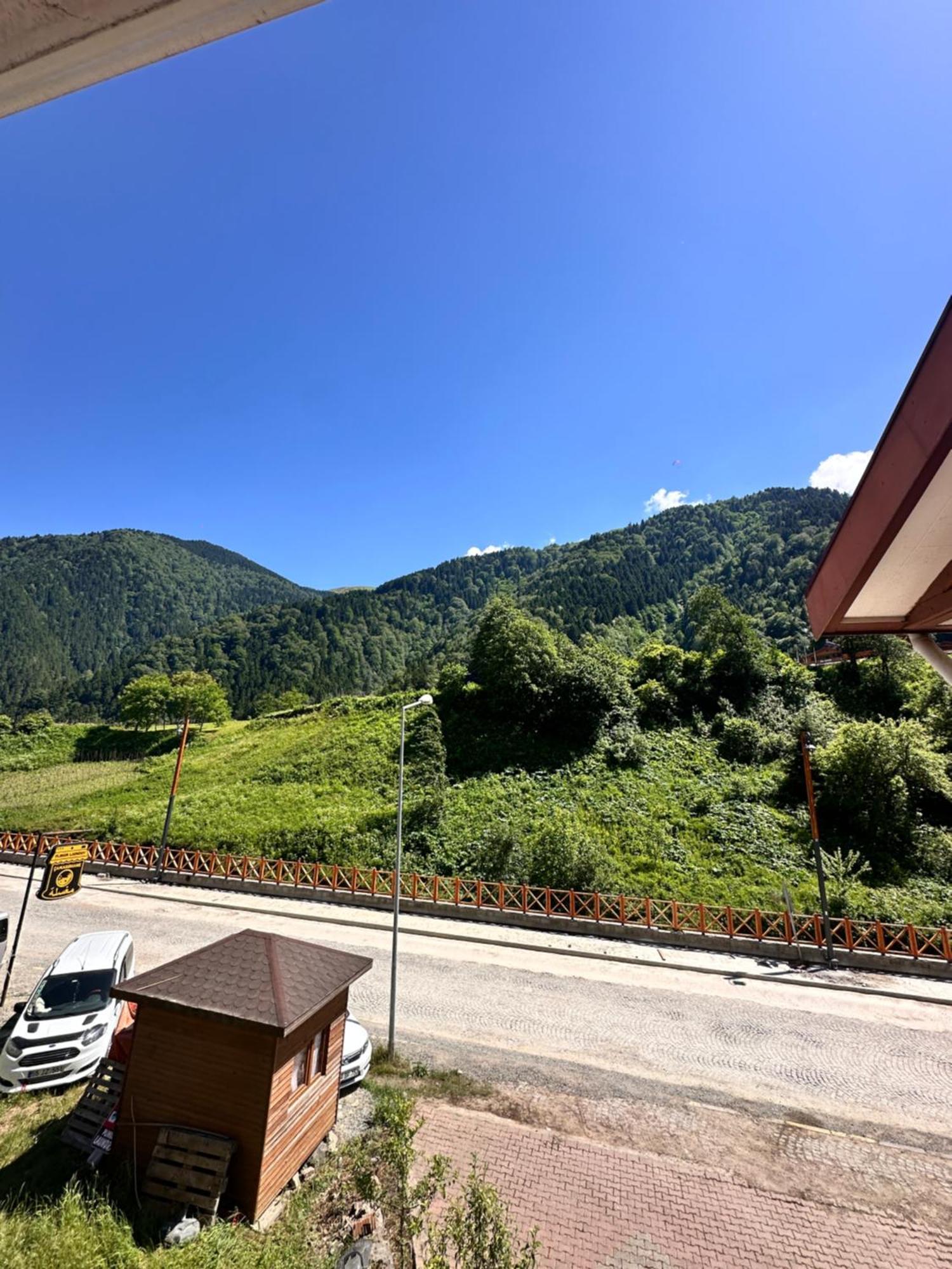 Villa Tapanoz 乌宗 外观 照片