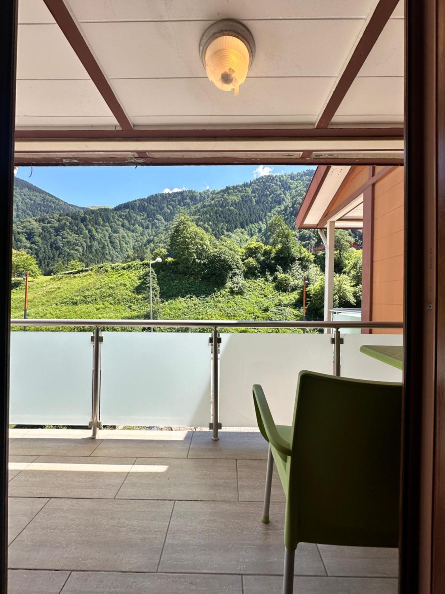 Villa Tapanoz 乌宗 外观 照片